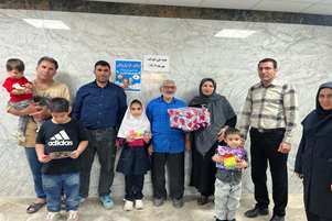 تقدیر از مادر باردار خانواده پرجمعیت در شبکه بهداشت و درمان شهرستان بختگان به مناسبت هفته ملی کودک